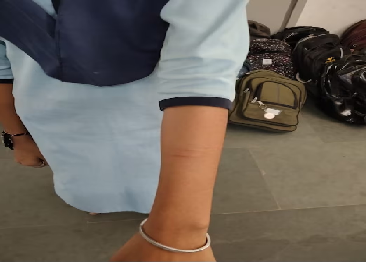 Education : પ્રાથમિક શાળાના 40 વિદ્યાર્થીઓએ પોતાના જ હાથ-પગમાં મારી બ્લેડ